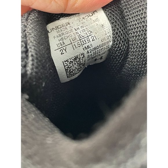 Girls size 2Y, Under Armour Sneakers, black - Picture 3 of 4